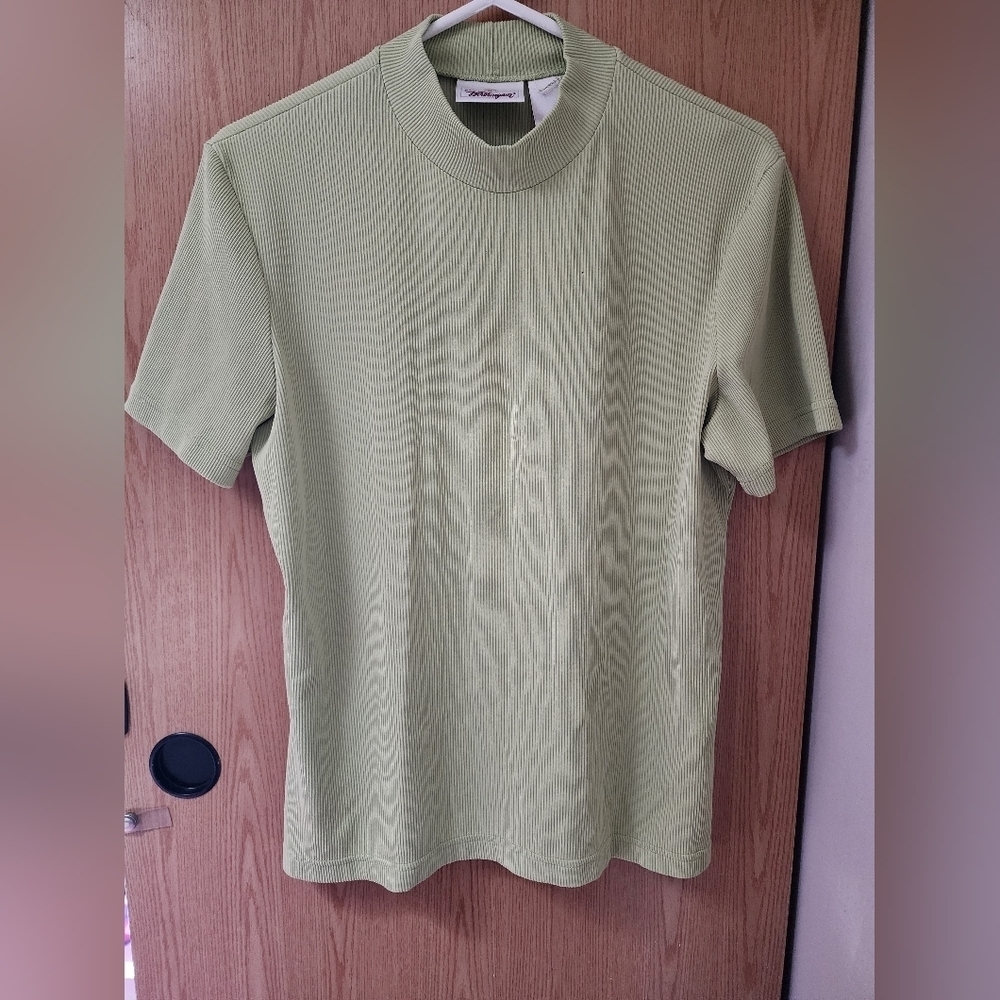 women's size L t-shirt